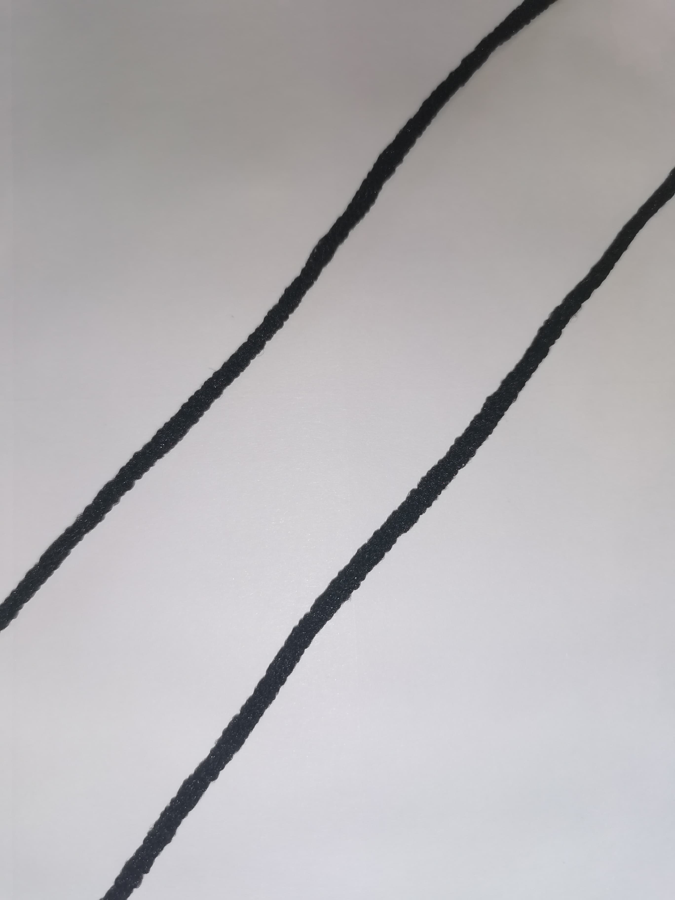Medicínská guma - černá - 1 metr